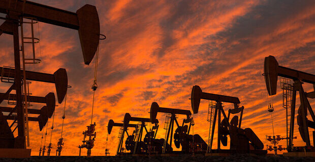 قیمت نفت بیش از ۲ درصد جهش کرد / برنت دوباره ۶۲ دلاری شد