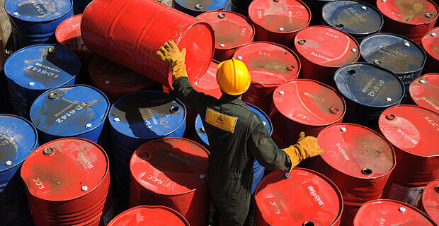 قیمت نفت خام پس از چند روز رشد متوالی افت کرد