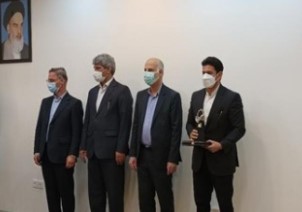 فولاد اکسین خوزستان برای سه سال متوالی در ارزیابی جایزه صنعت سبز موفق به دریافت تندیس صنعت سبز از سازمان حفاظت محیط زیست شد