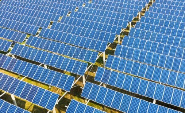 احداث ۴هزار نیروگاه خورشیدی همزمان با سفر رئیس جمهور به یزد