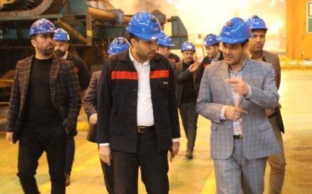 بازدید مدیرکل صمت خوزستان از خط تولید فولاد اکسین
