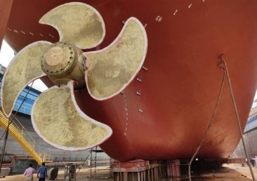 برنامه تعمیر ۱۷ نفتکش غول‌پیکر در “ایزوایکو”/ دستیابی ایران به توان تعمیر پروانه شناورهای VLCC