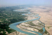 بازدید هیات فنی ایران از ایستگاه آب‌سنجی بالادست رودخانه هیرمند