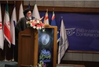 شعار «سرمایهگذاری برای تولید» میتواند نقطه عطف اقتصاد کشور باشد شعار «سرمایهگذاری برای تولید» میتواند نقطه عطف اقتصاد کشور باشد